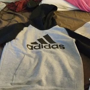 2 sweatshirts